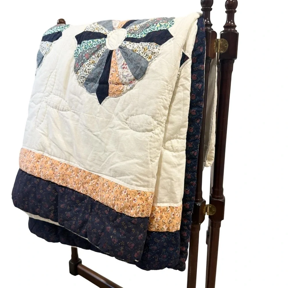 Vintage Handsewn Yo Yo Quilt 76